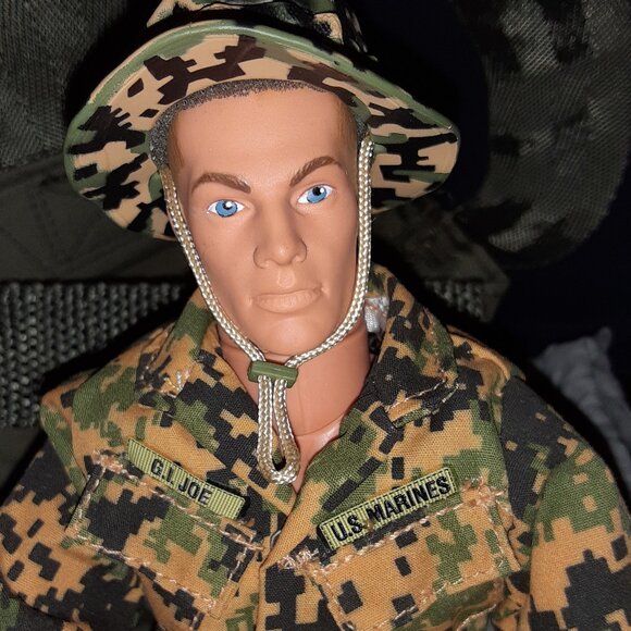 GI Joe Lot of 2 * USMC Basic Training * Action Marine * 2001 & Real Ammo Pouch - Picture 3 of 13